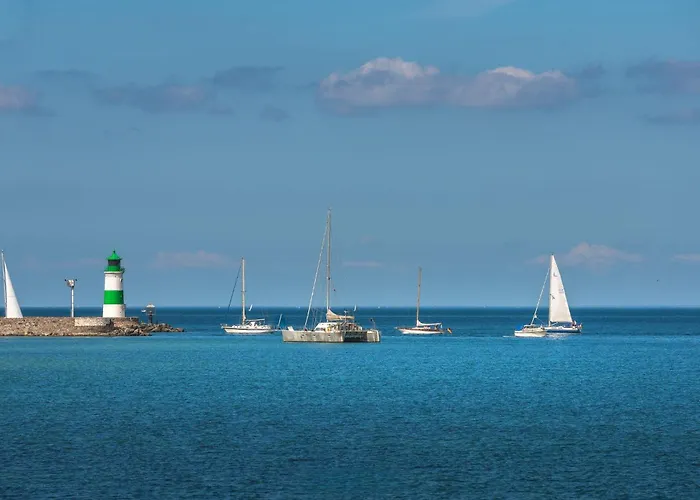 Beachwavethree- 2og, Barrierearm, Meerblick, Balkon, Kamin, Sauna Olpenitz